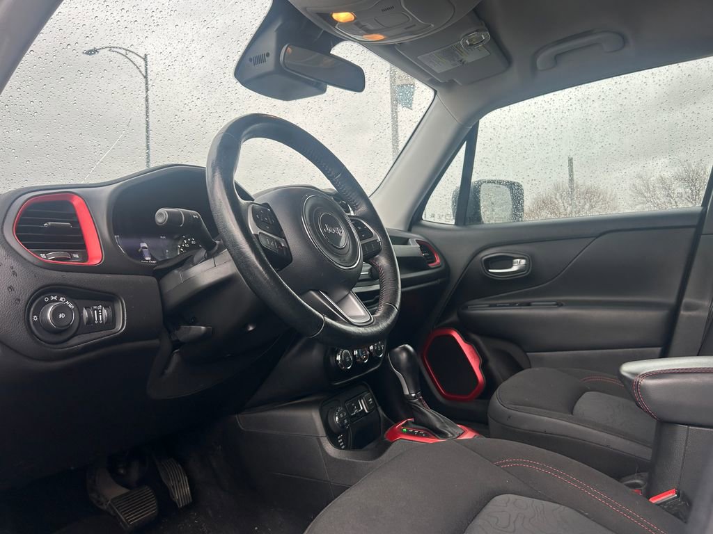 Used 2015 Jeep Renegade Trailhawk w/ Cold Weather Group image 23