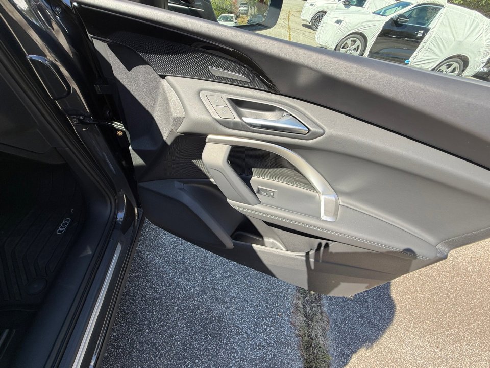 New 2025 Audi Q5 Premium Plus image 31