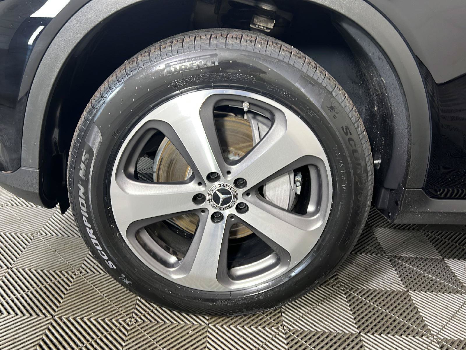 Used 2019 Mercedes-Benz GLC 300 4MATIC image 14