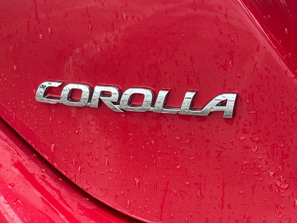 Used 2015 Toyota Corolla LE FWD image 18