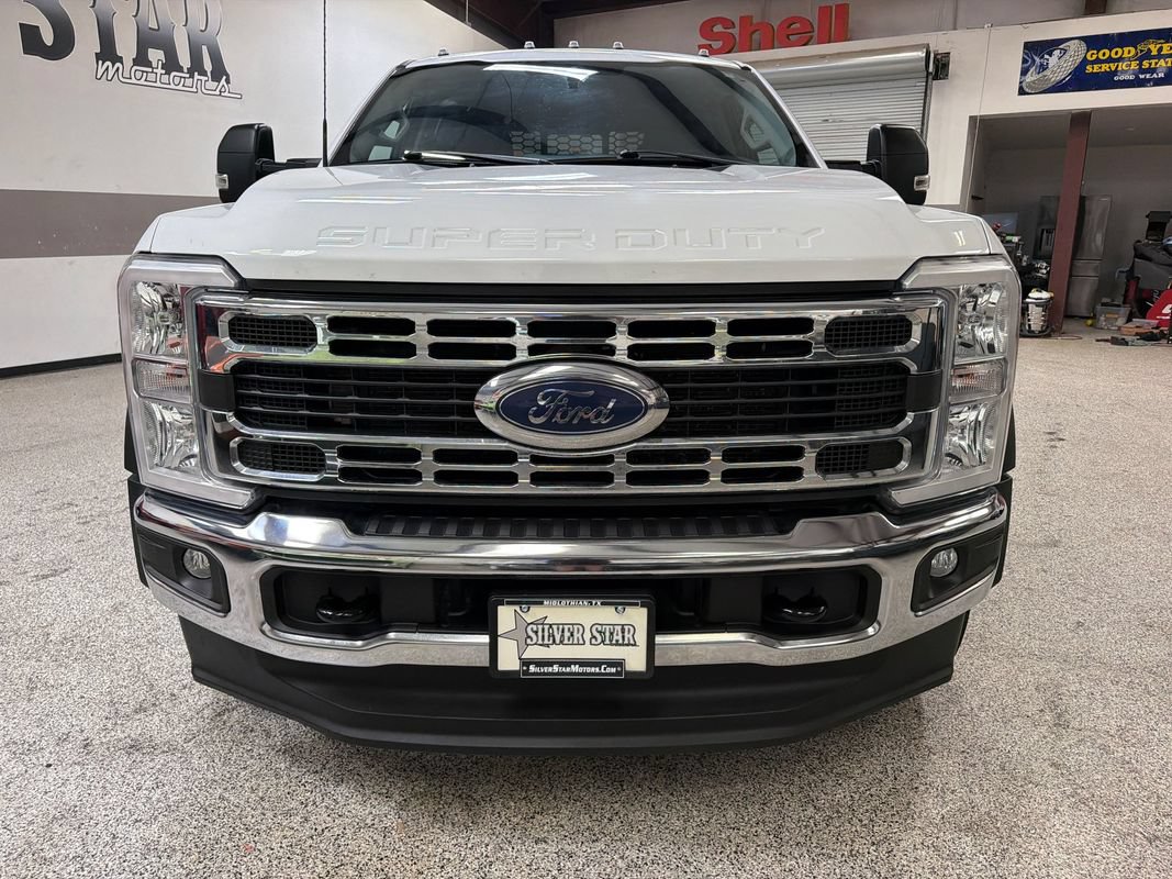 Used 2024 Ford F550 4x4 Crew Cab Super Duty image 12