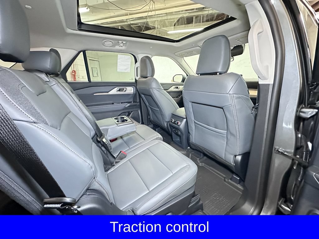 Used 2026 Ford Explorer Active w/ Active Comfort Package AWD/4WD image 5