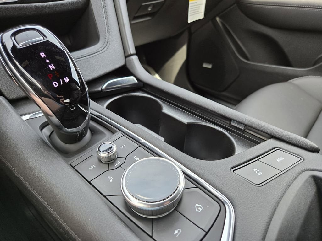 New 2026 Cadillac XT5 Luxury w/ LPO, Floor Liner Package AWD/4WD image 13