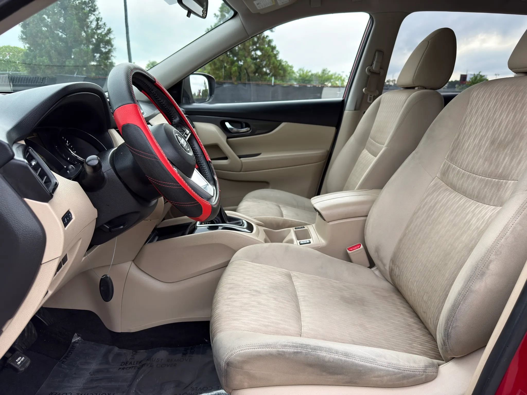 Used 2017 Nissan Rogue SV AWD/4WD image 2