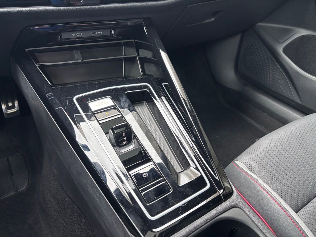 Used 2023 Volkswagen GTI Autobahn image 23