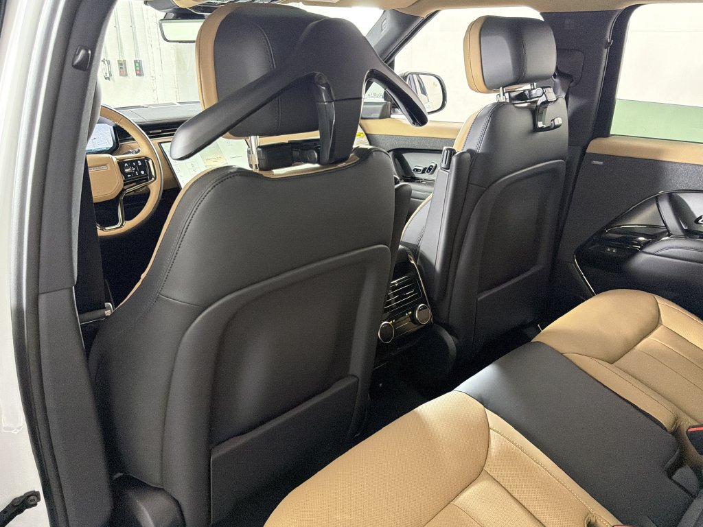 New 2027 Land Rover Range Rover Sport Dynamic SE AWD/4WD image 33