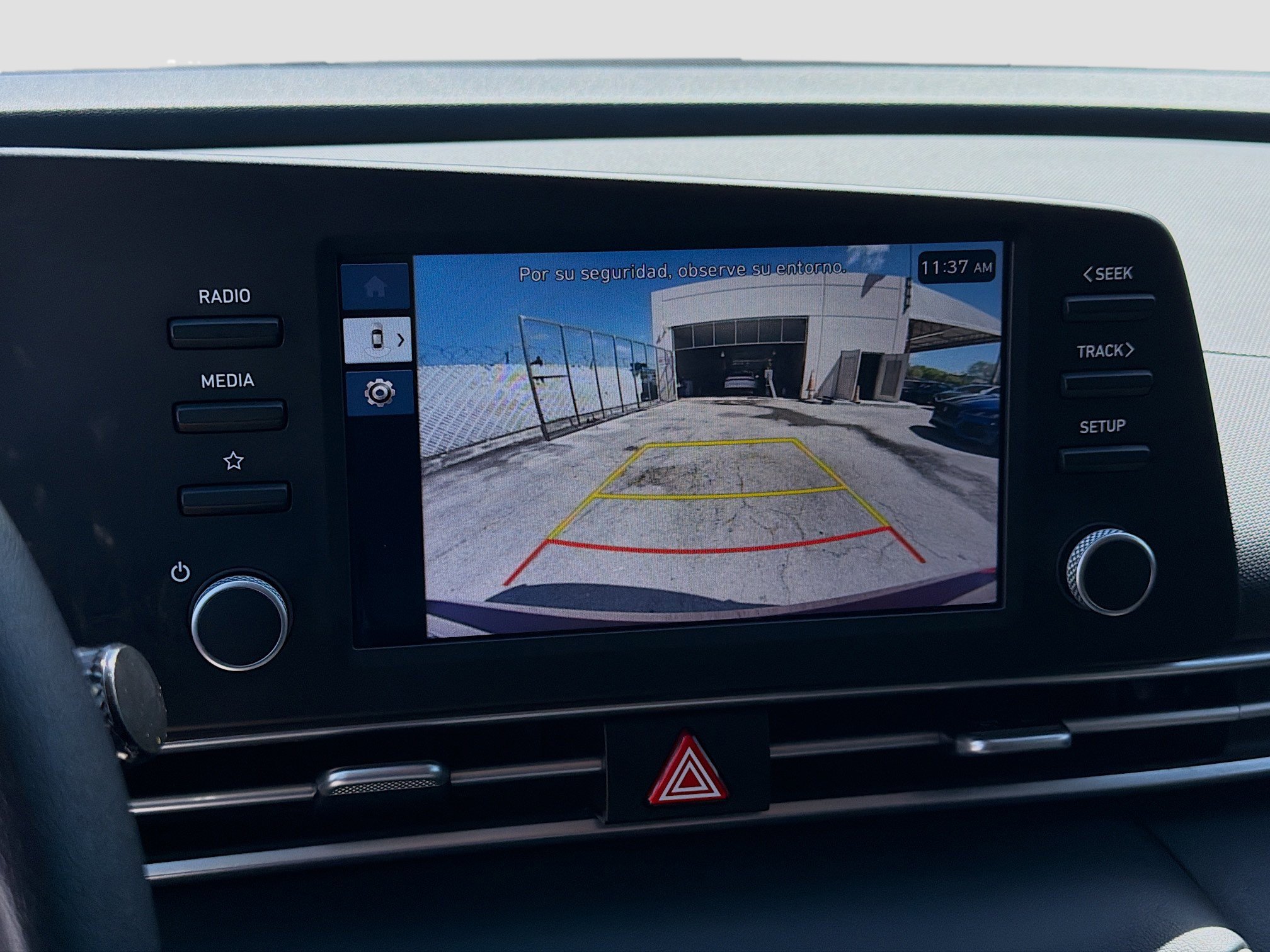 Used 2025 Hyundai Elantra SE image 11