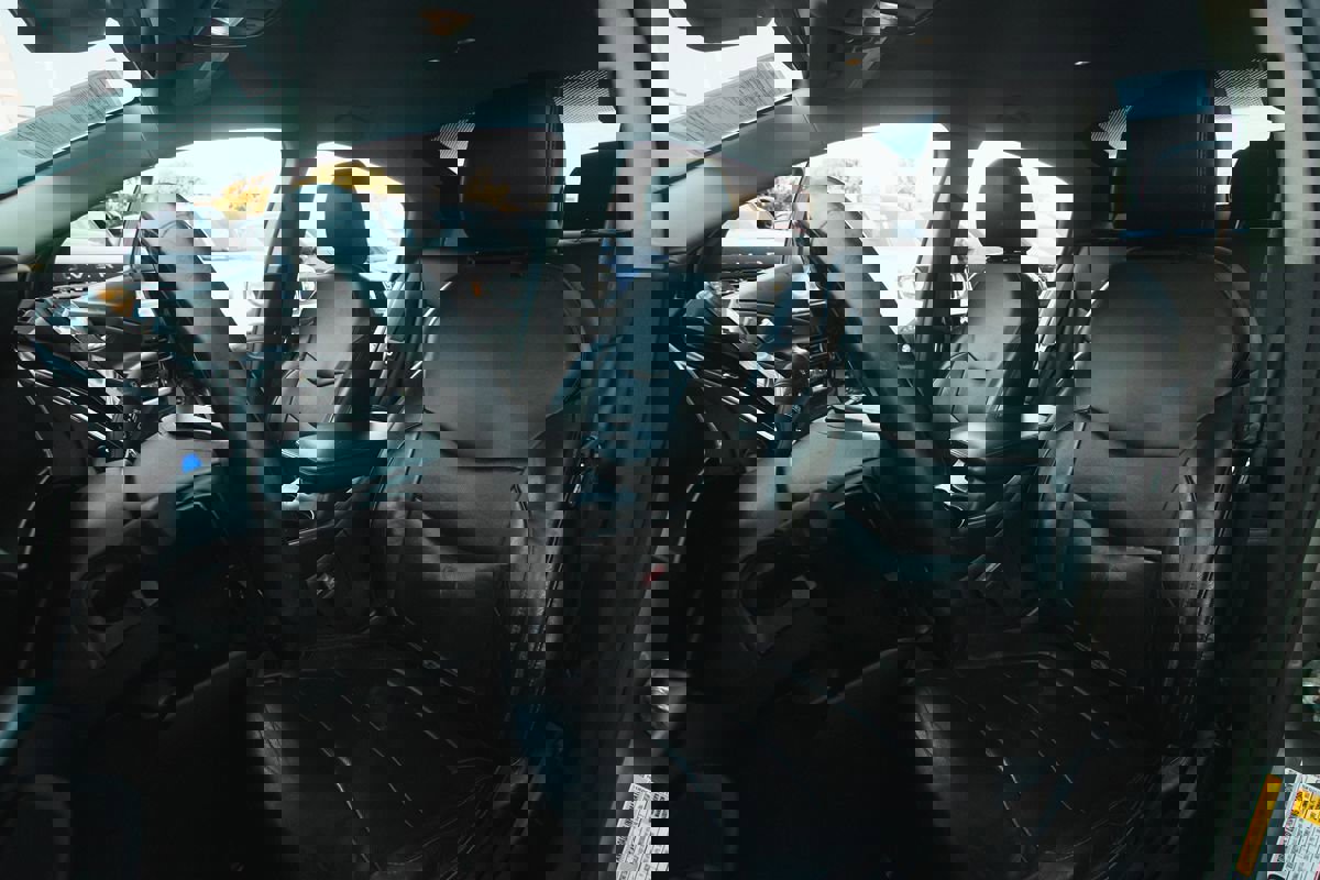 Used 2016 Chevrolet Volt Premier w/ Driver Confidence Package image 9