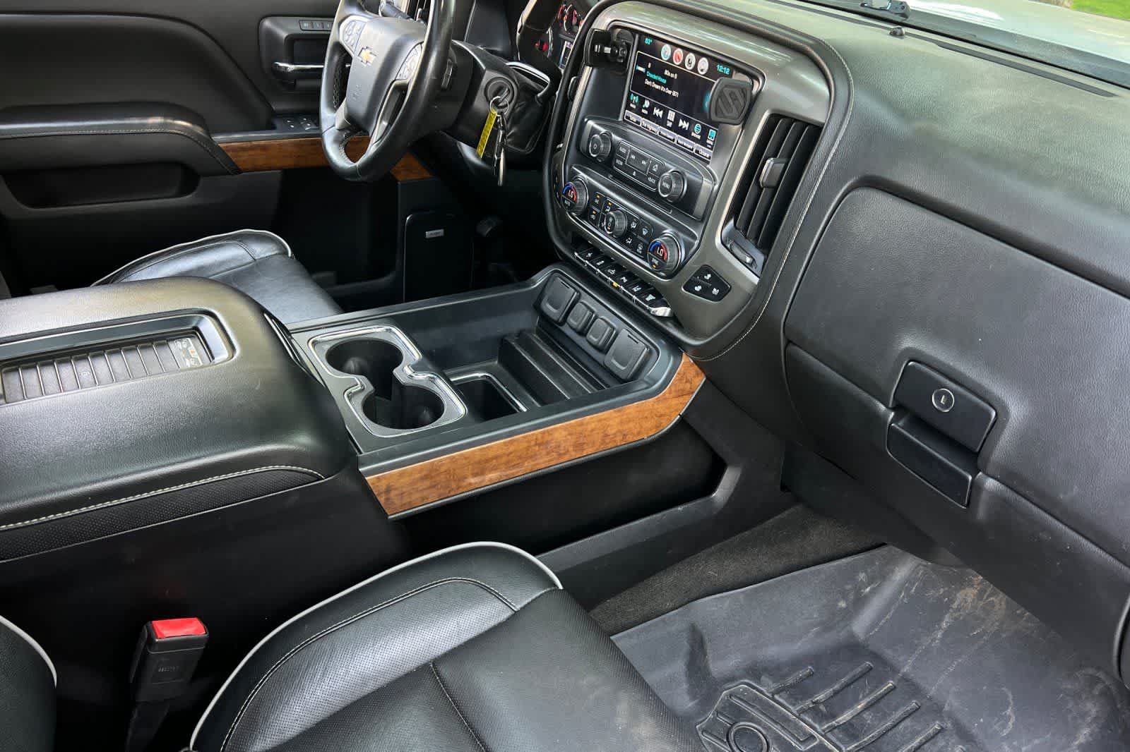 Used 2017 Chevrolet Silverado 2500 High Country w/ Duramax Plus Package AWD/4WD image 17