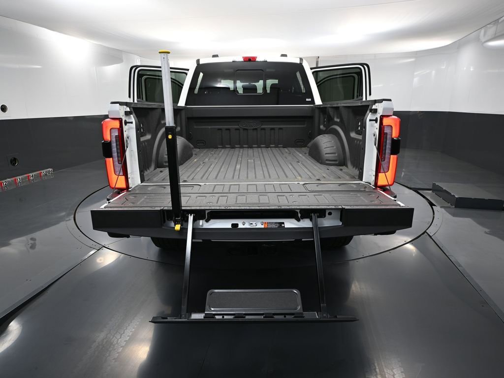 Used 2025 Ford F250 Platinum image 44