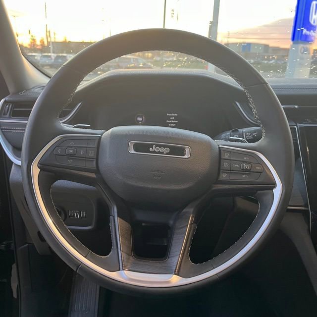 Used 2023 Jeep Grand Cherokee L Limited image 11