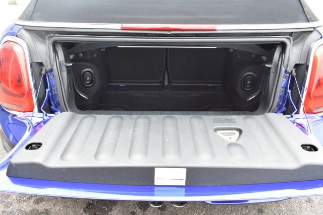 Used 2019 MINI Cooper S w/ Signature Upholstery Package image 32