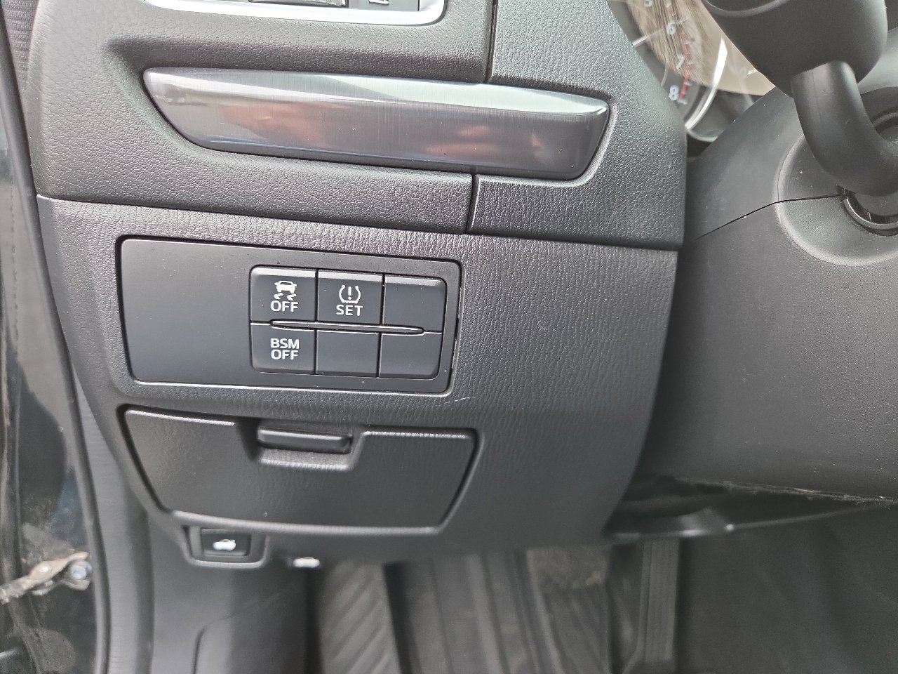 Used 2014 MAZDA MAZDA6 Touring w/ Touring Technology Package image 23