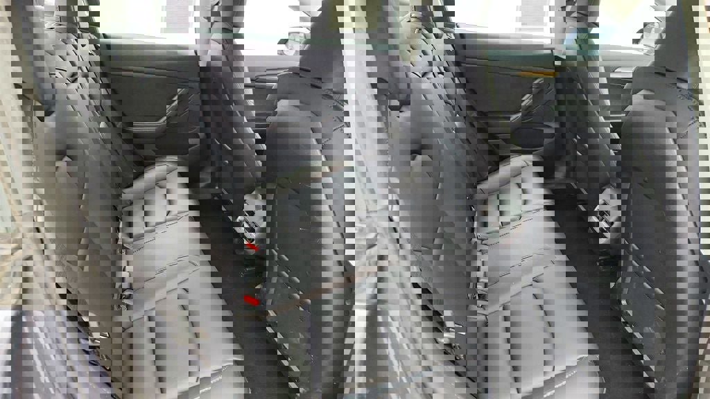 Used 2023 Tesla Model 3 Standard Range image 25