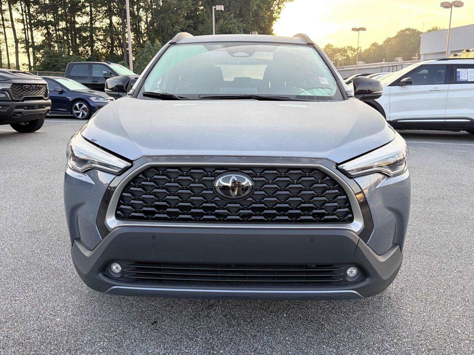 Used 2025 Toyota Corolla Cross XLE FWD image 3