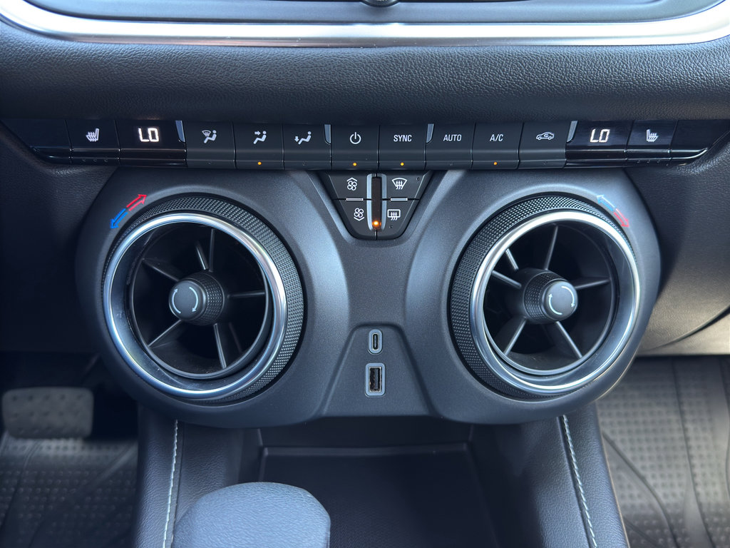 Used 2025 Chevrolet Blazer LT w/ Midnight/Sport Edition AWD/4WD image 27