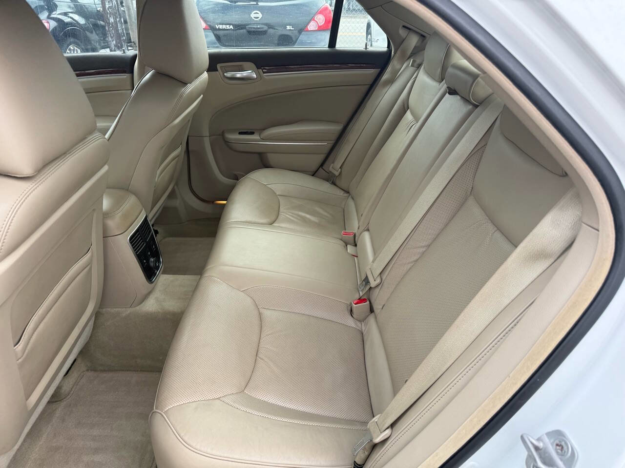 Used 2011 Chrysler 300 C image 15