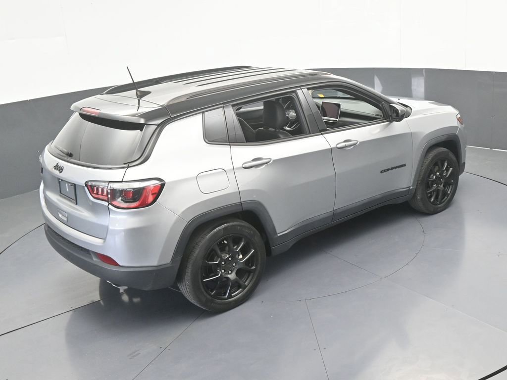 Used 2022 Jeep Compass Latitude FWD image 46
