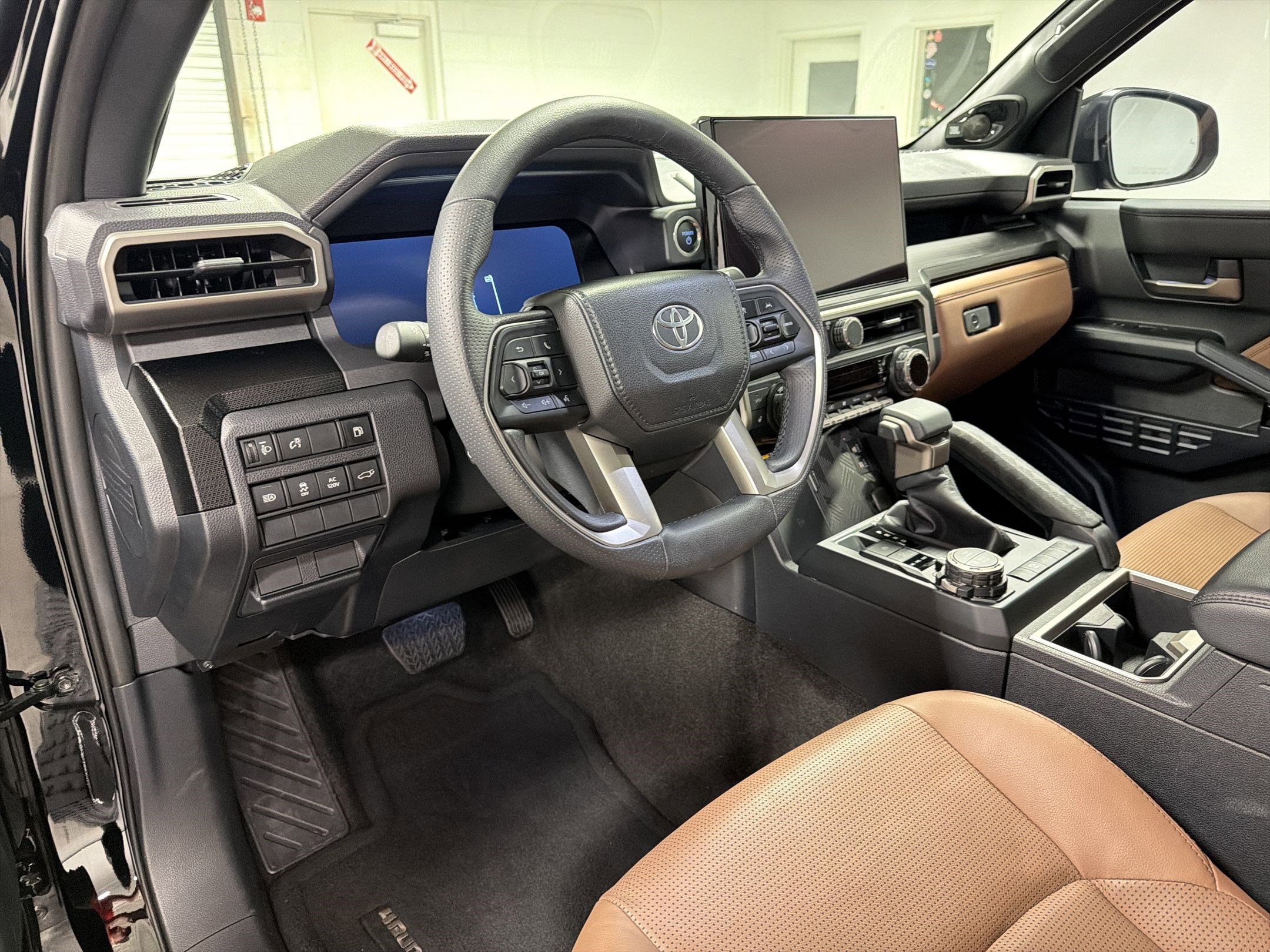 Used 2025 Toyota 4Runner Limited image 4