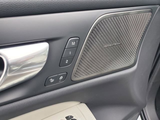 New 2026 Volvo V60 B5 Cross Country Ultra w/ Protection Package Premier image 11