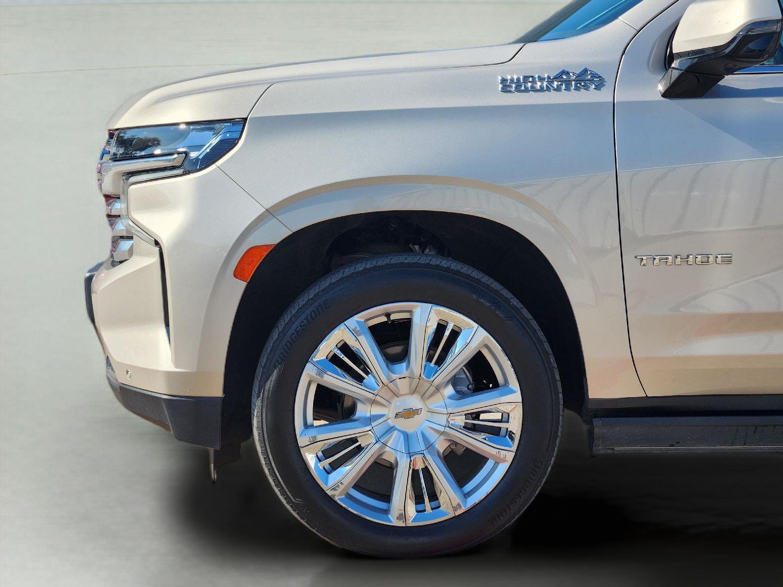 Used 2021 Chevrolet Tahoe High Country w/ Premium Package AWD/4WD image 9