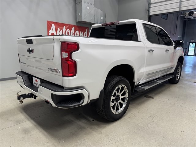 Used 2025 Chevrolet Silverado 1500 High Country w/ Technology Package AWD/4WD image 8