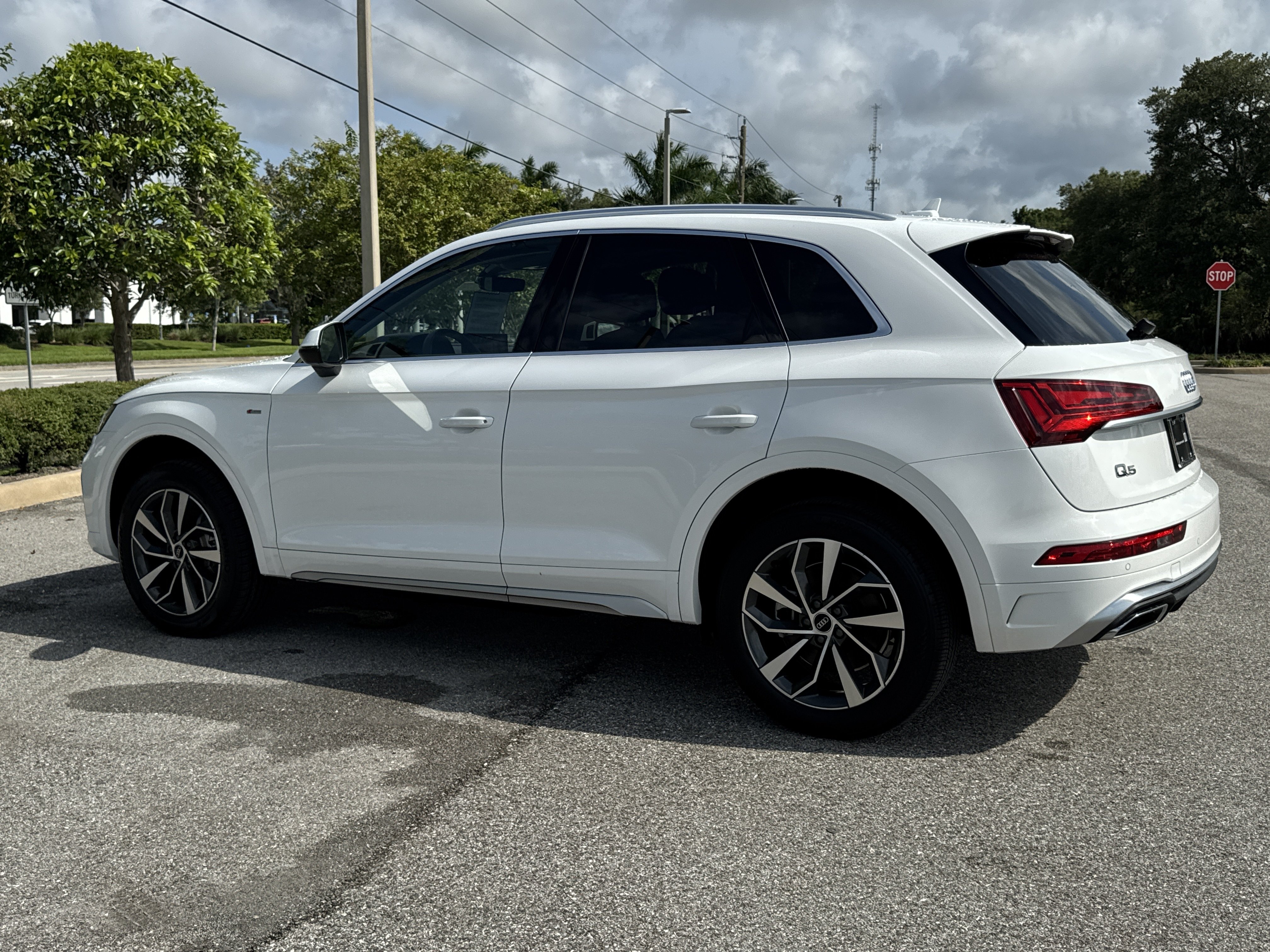 Certified 2023 Audi Q5 2.0T Premium Plus w/ Premium Plus Package AWD/4WD image 6