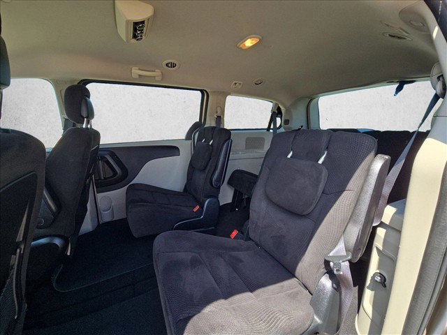Used 2015 Dodge Grand Caravan SXT w/ Rear Park Assist Package FWD image 16