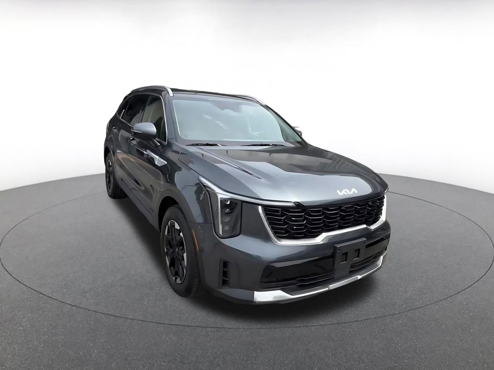 Used 2024 Kia Sorento S FWD image 3