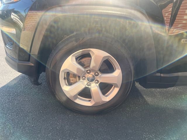 Used 2018 Jeep Compass Latitude w/ Cold Weather Group image 10