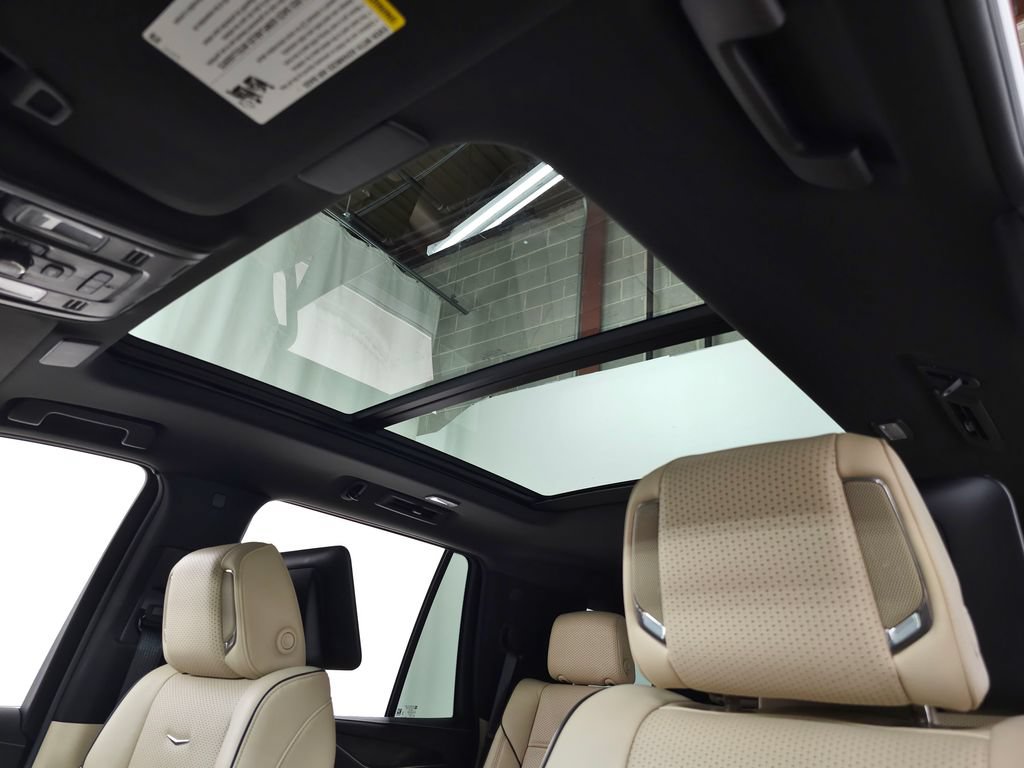 Used 2024 Cadillac Escalade Premium Luxury AWD/4WD image 20