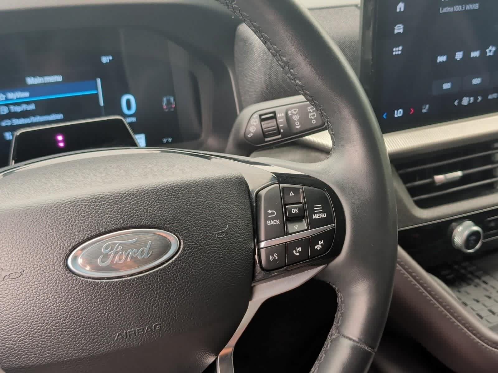 Used 2025 Ford Explorer Platinum AWD/4WD image 21