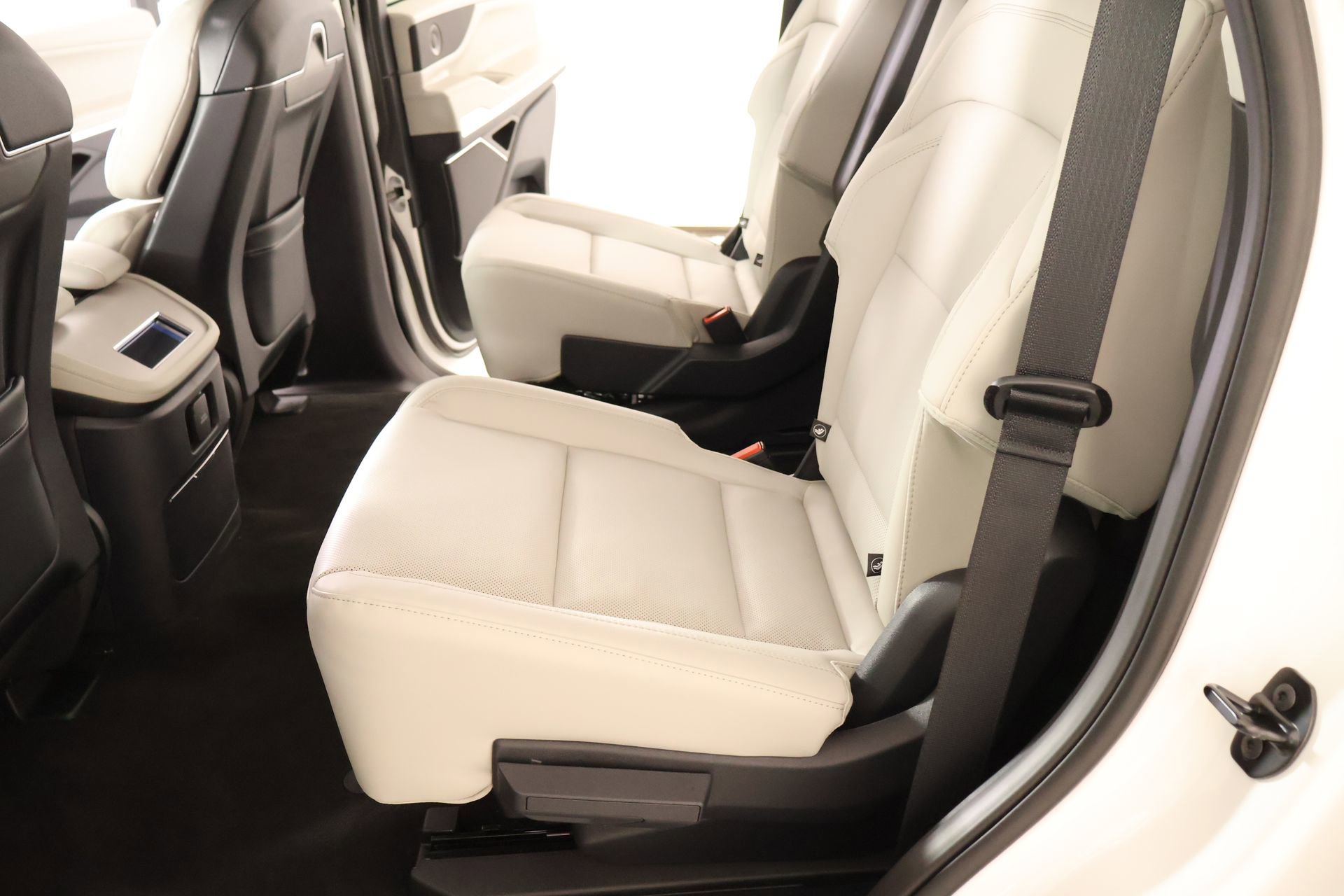 New 2026 Lincoln Navigator Premiere AWD/4WD image 13
