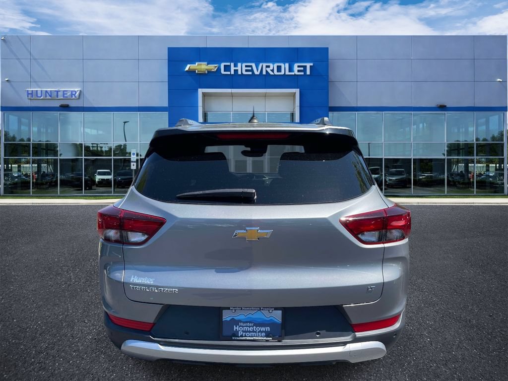 Used 2023 Chevrolet TrailBlazer LT w/ Convenience Package FWD image 5