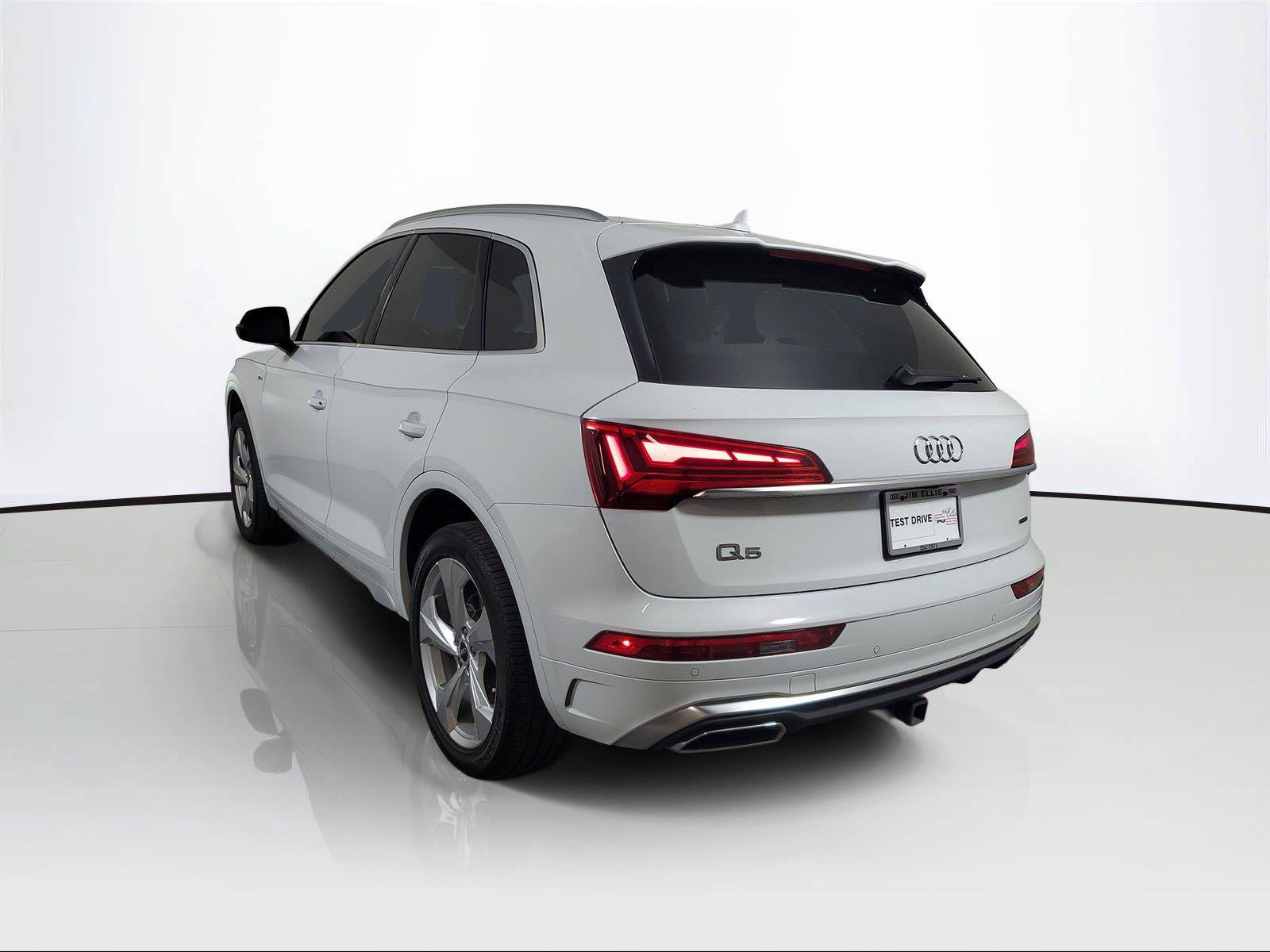 Used 2023 Audi Q5 2.0T Premium Plus w/ Premium Plus Package AWD/4WD image 4