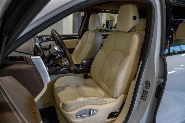 Used 2017 Porsche Cayenne AWD/4WD image 49