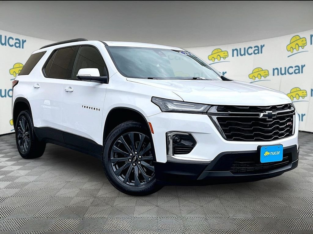 Used 2023 Chevrolet Traverse RS AWD/4WD image 1