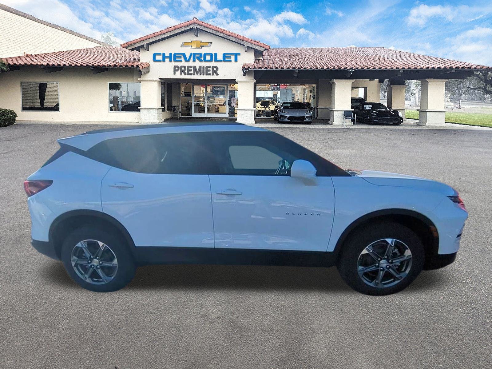 New 2026 Chevrolet Blazer LT w/ Convenience Package FWD image 9