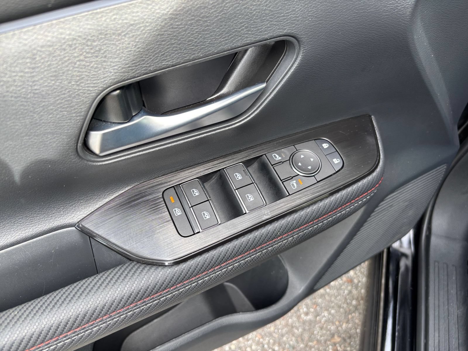 Used 2026 Nissan Kicks SR AWD/4WD image 18