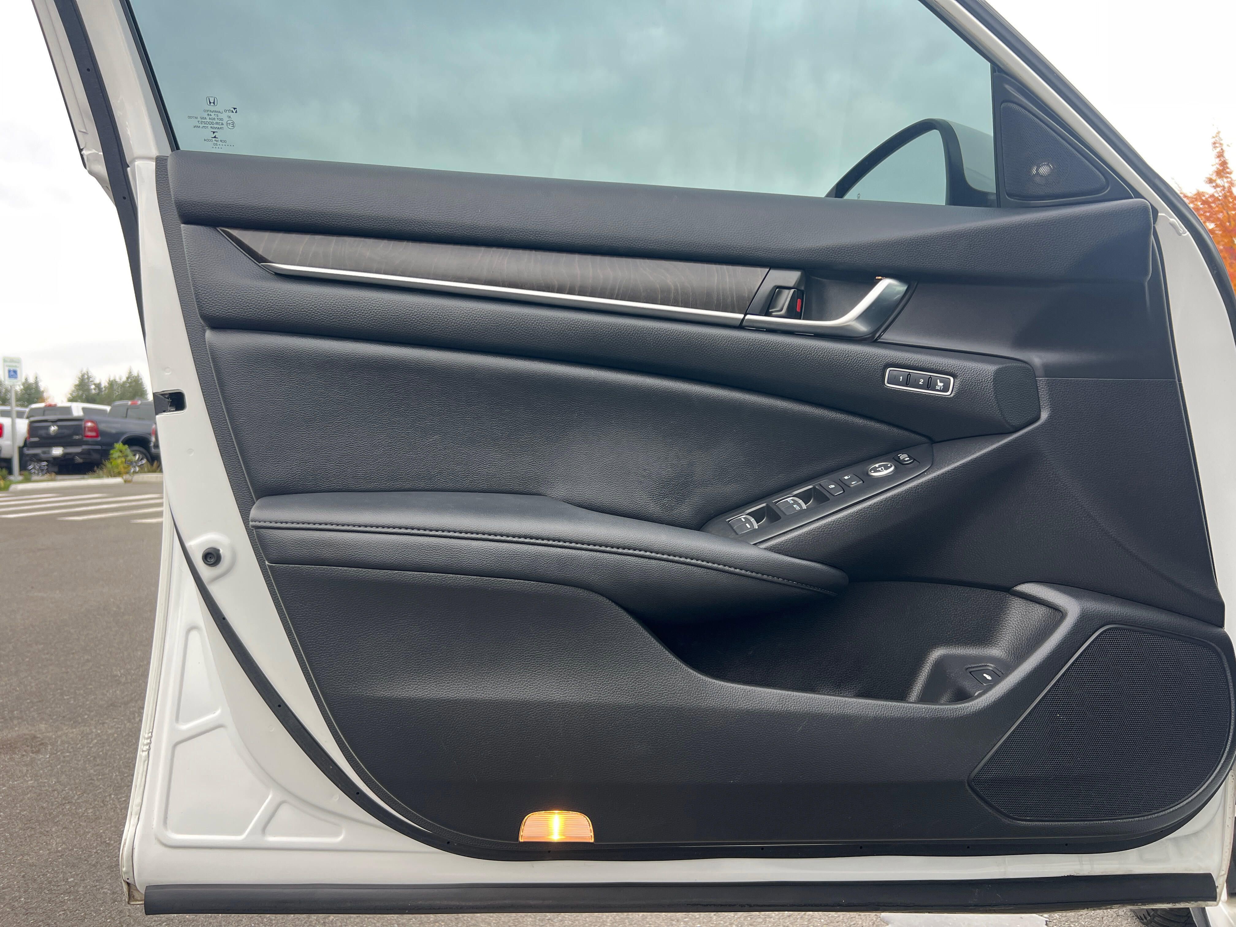 Used 2020 Honda Accord Touring image 23