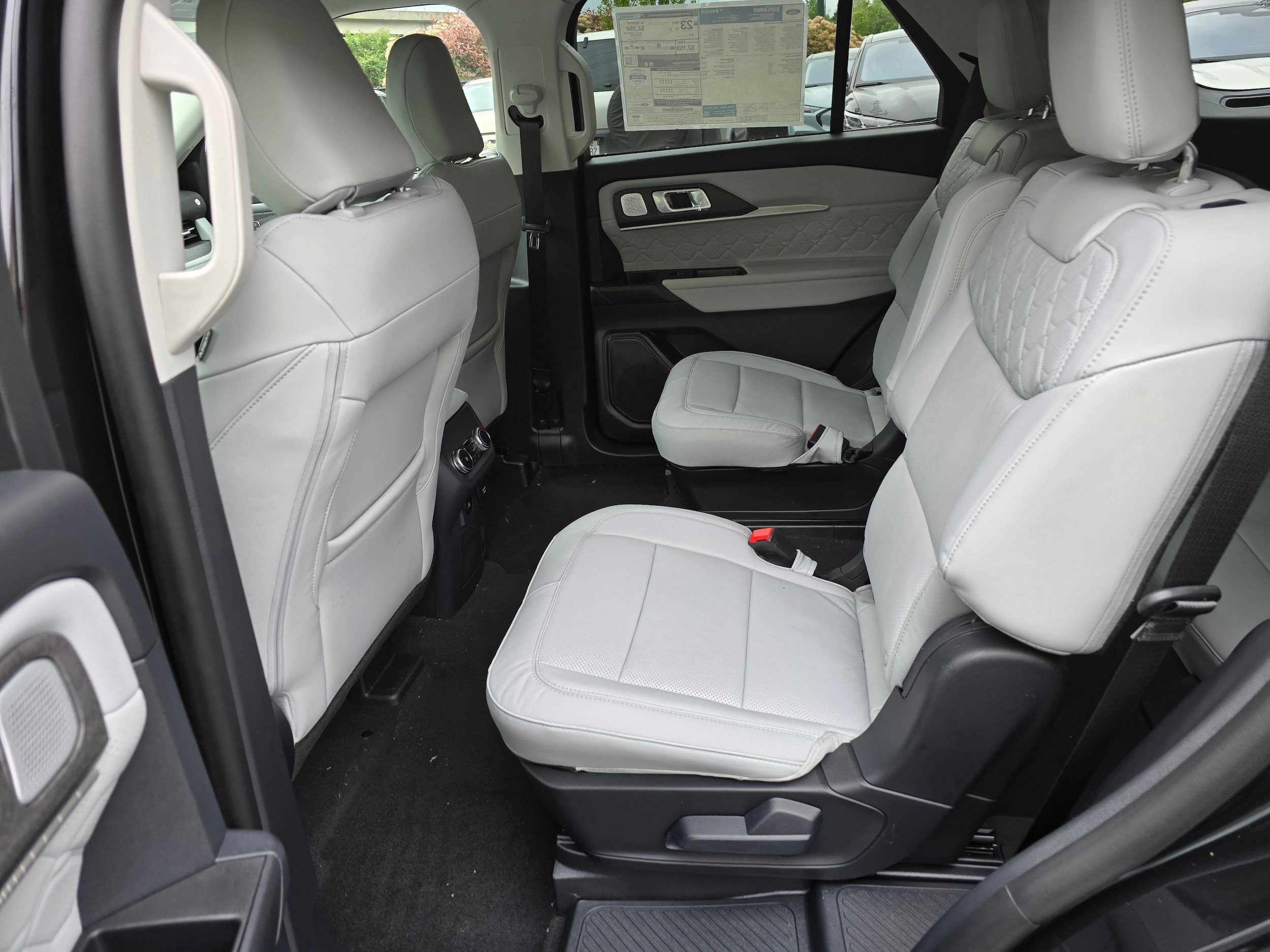 New 2026 Ford Explorer Platinum w/ LUX Leather Package AWD/4WD image 11