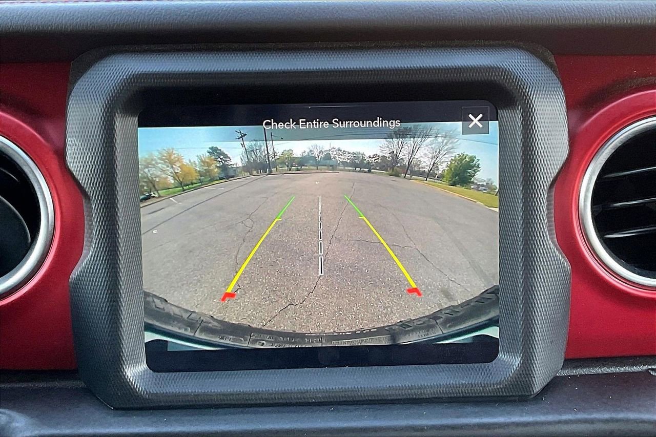 Certified 2022 Jeep Wrangler Unlimited Rubicon w/ Cold Weather Group image 15