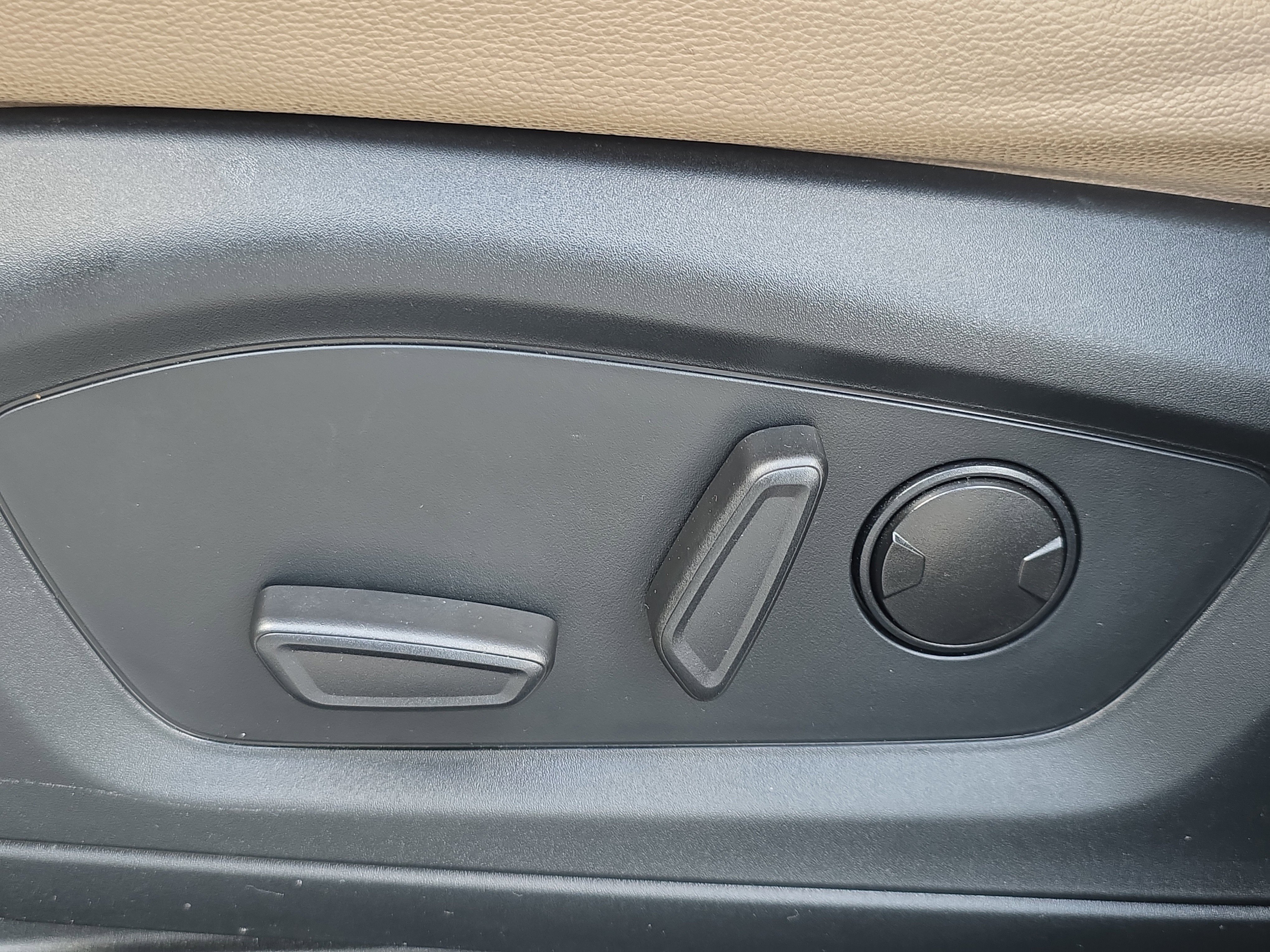 Used 2023 Ford Explorer Limited RWD image 20