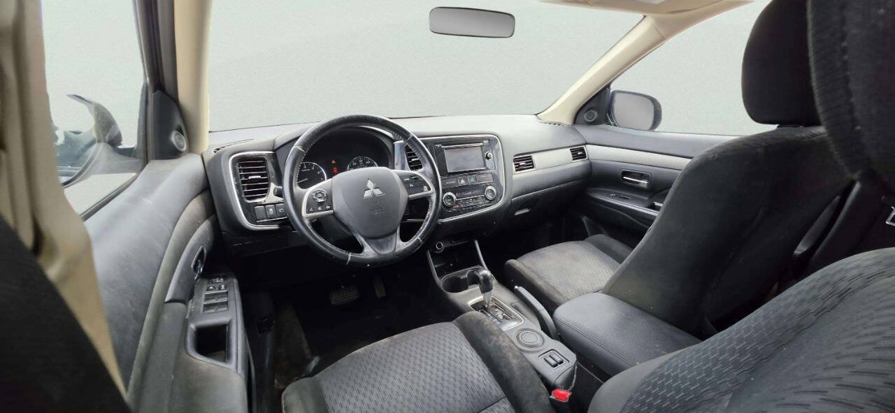 Used 2014 Mitsubishi Outlander SE FWD image 8