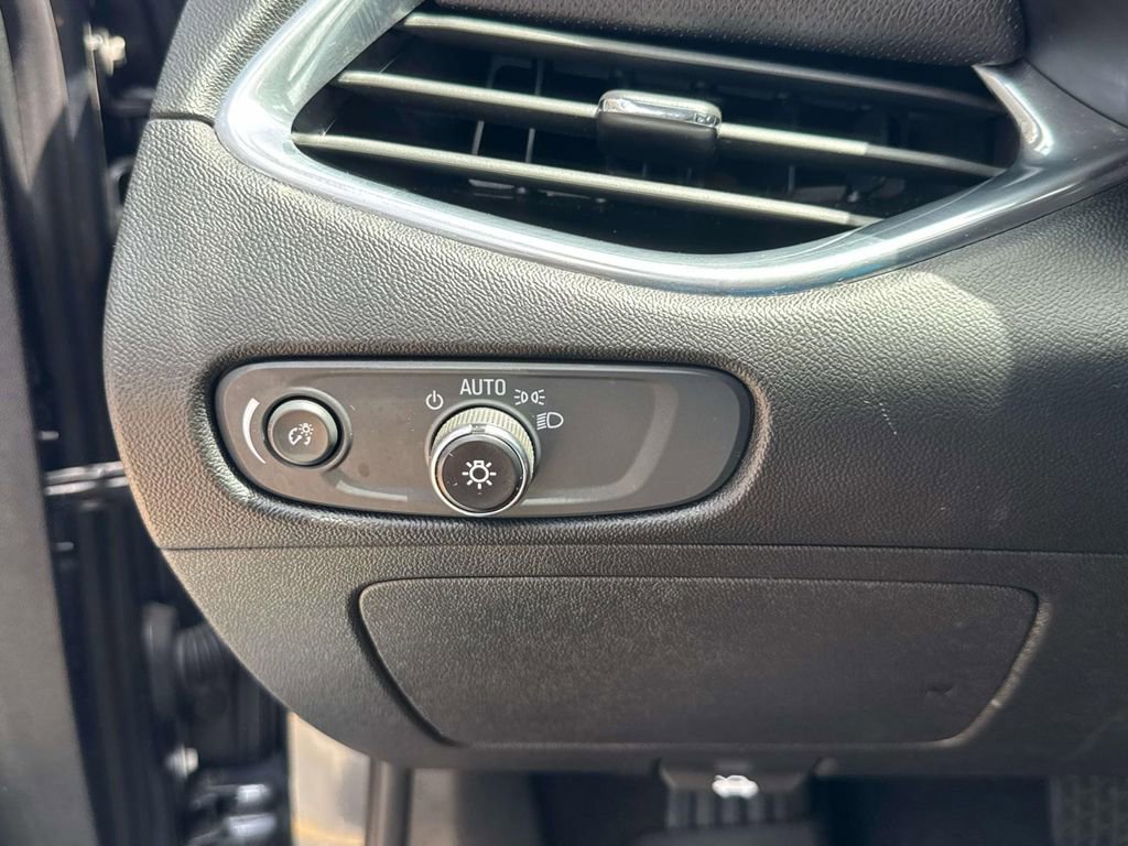 Used 2021 Chevrolet Malibu Premier image 22