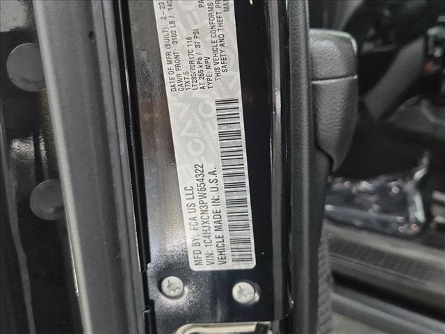 Used 2023 Jeep Wrangler Rubicon AWD/4WD image 28