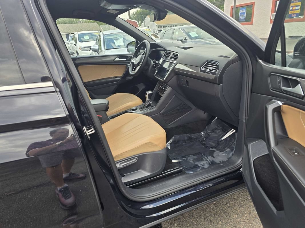 Used 2023 Volkswagen Tiguan SE AWD/4WD image 27