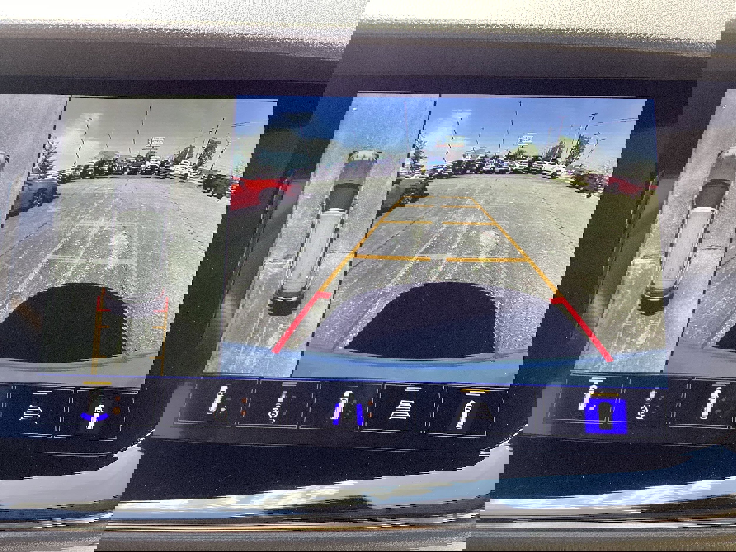 Used 2023 Buick Envision Avenir image 25