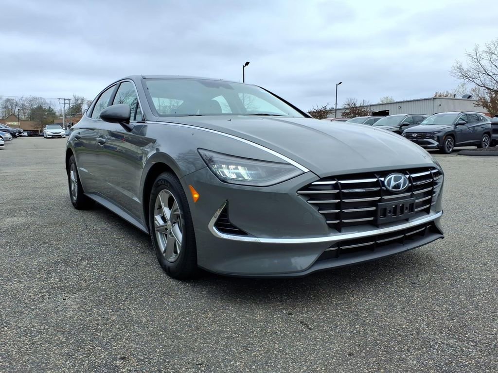 Used 2023 Hyundai Sonata SE w/ Cargo Package FWD image 3