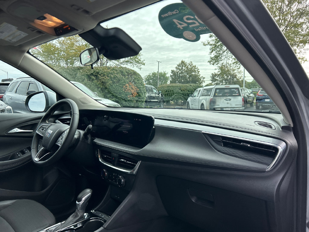 Certified 2024 Buick Encore GX Preferred FWD image 36